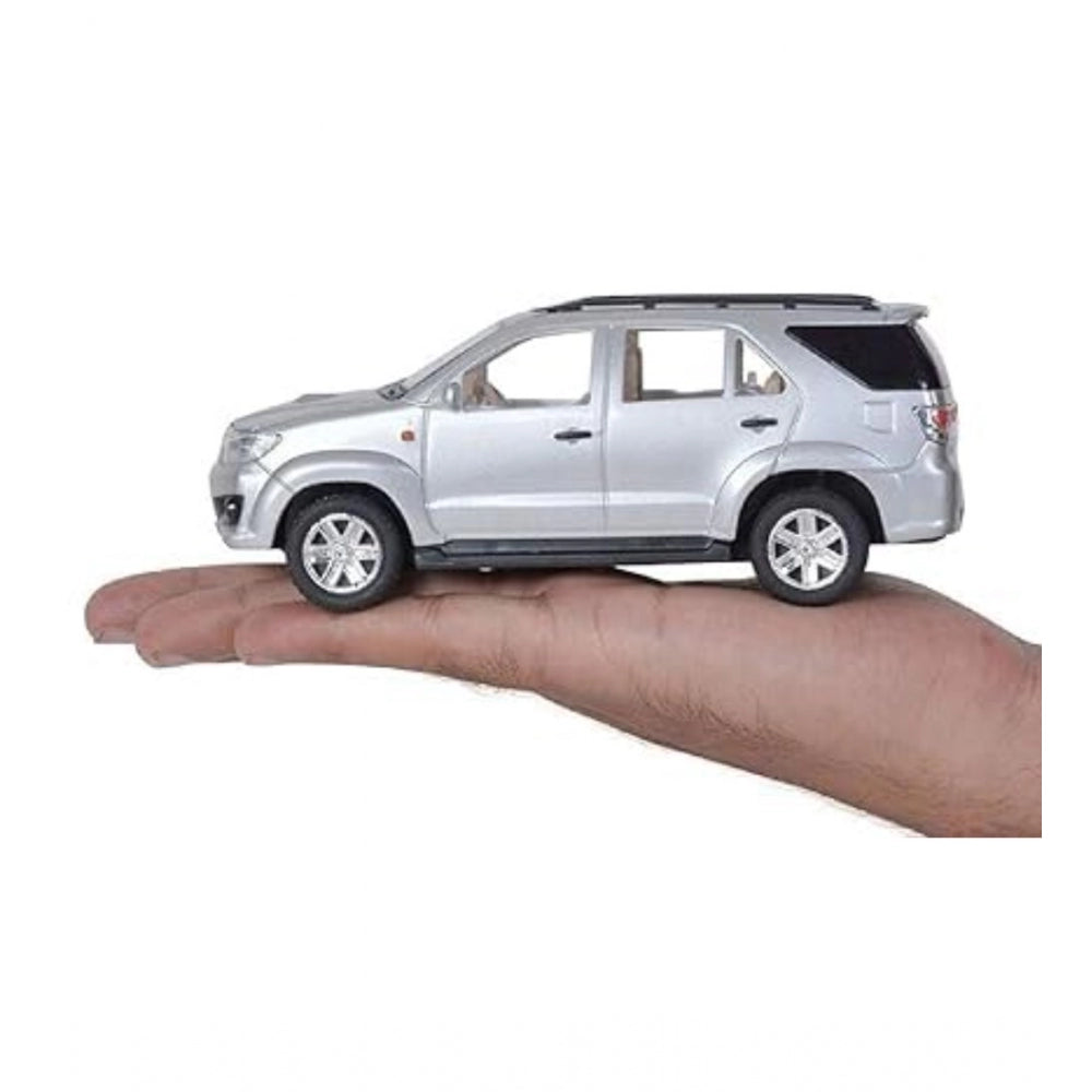 Amfyn Plastic Fortuner Off Road Suv Miniature Pull Back (Assorted)