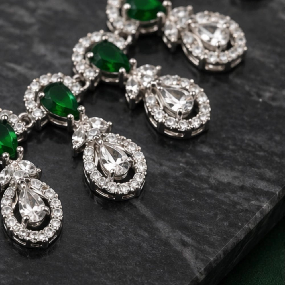 Amfyn Women's Brass Silver Plated Necklace set (Green)