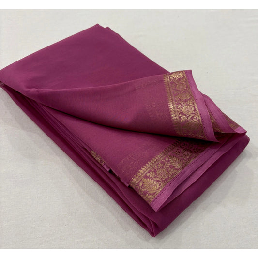 Amfyn Women's Crepe Chit Pallu Solid Saree With Unstitched Blouse 5.5Mtr (Light Pink)