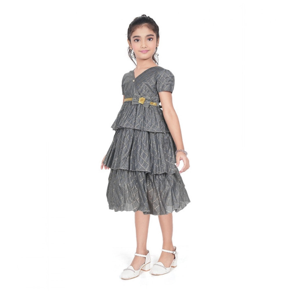 Amfyn Girl's Artificial Silk Striped Short Sleeve V Neck Dress (Grey)