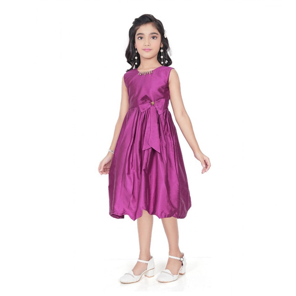 Amfyn Girl's Taffeta Silk Soild Sleeve Less Round Neck Dress (Purple)