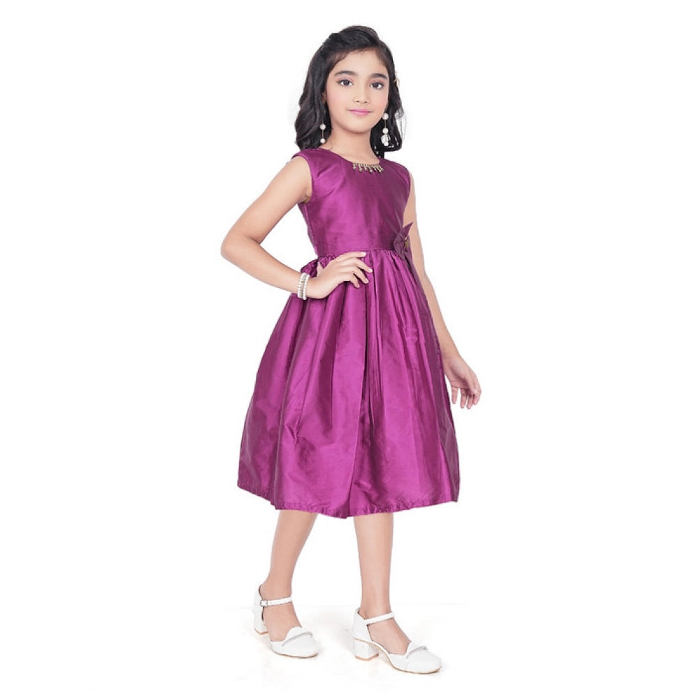 Amfyn Girl's Taffeta Silk Soild Sleeve Less Round Neck Dress (Purple)