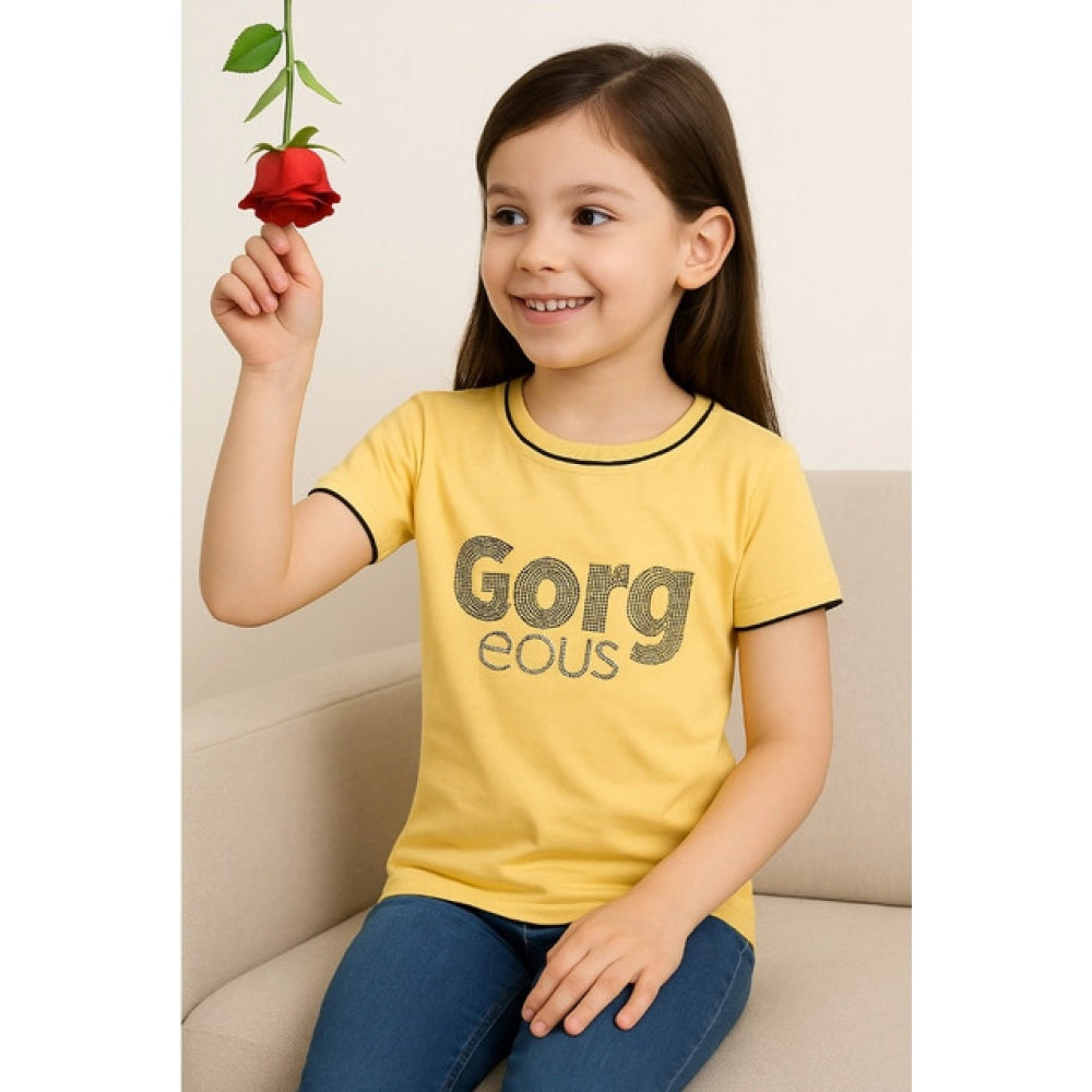 Amfyn Girl's Cotton Printeded Round Neck T-Shirt (Yellow)
