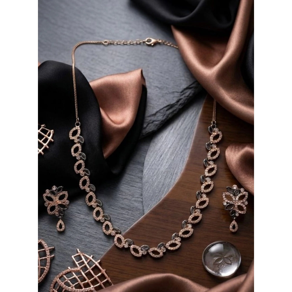 Amfyn Women's Brass Silver Plated Necklace set (Silver)