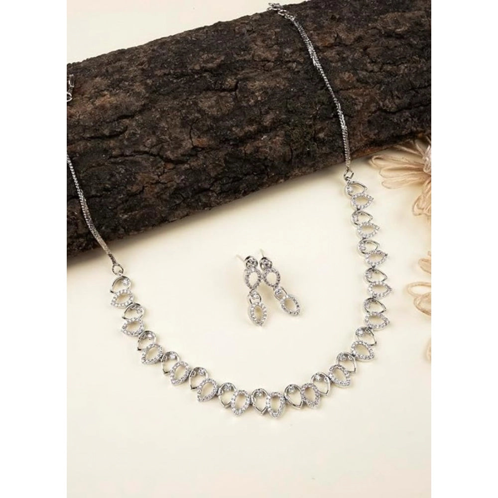 Amfyn Women's Brass Silver Plated Necklace set (Silver)