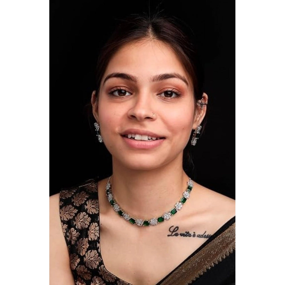 Amfyn Women's Brass Silver Plated Necklace set (Green)