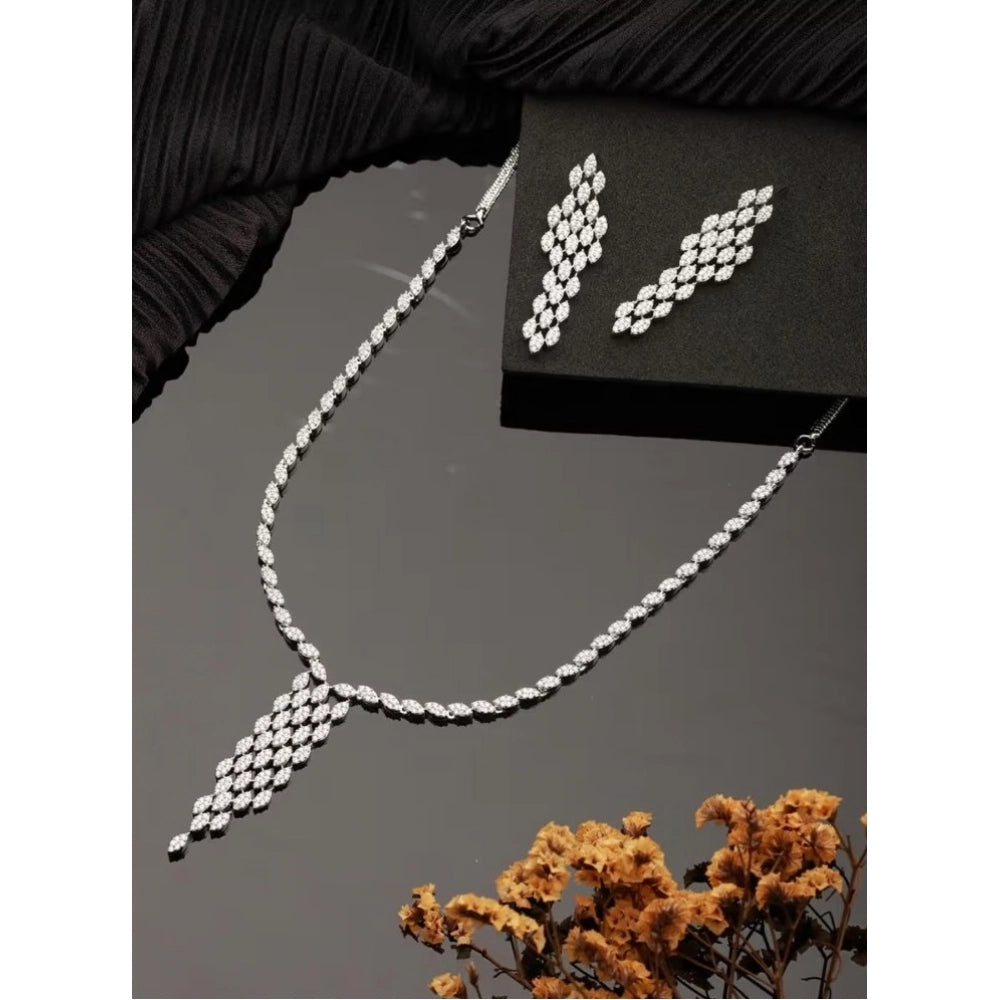 Amfyn Women's Brass Silver Plated Necklace set (Silver)