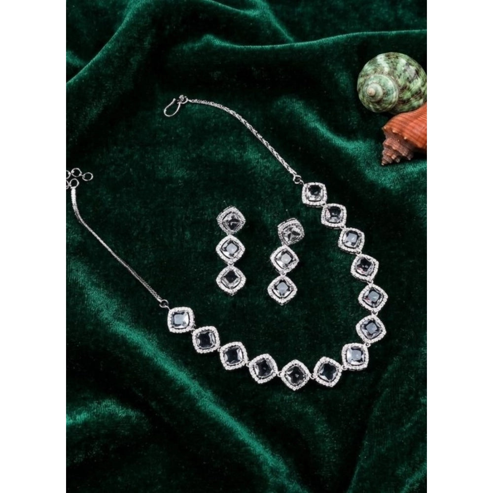Amfyn Women's Brass Silver Plated Necklace set (White)
