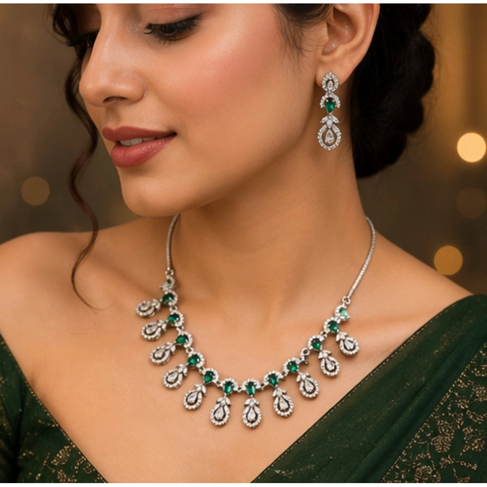 Amfyn Women's Brass Silver Plated Necklace set (Green)