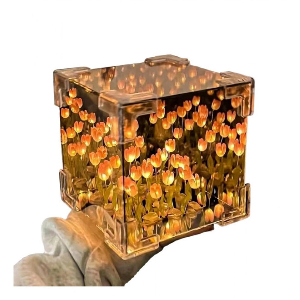 Amfyn Cube Tulip Lamp (Multicolor)